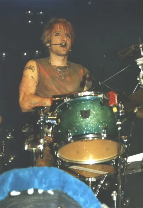 die ärzte in der Halle 401 am Flughafen Sylt