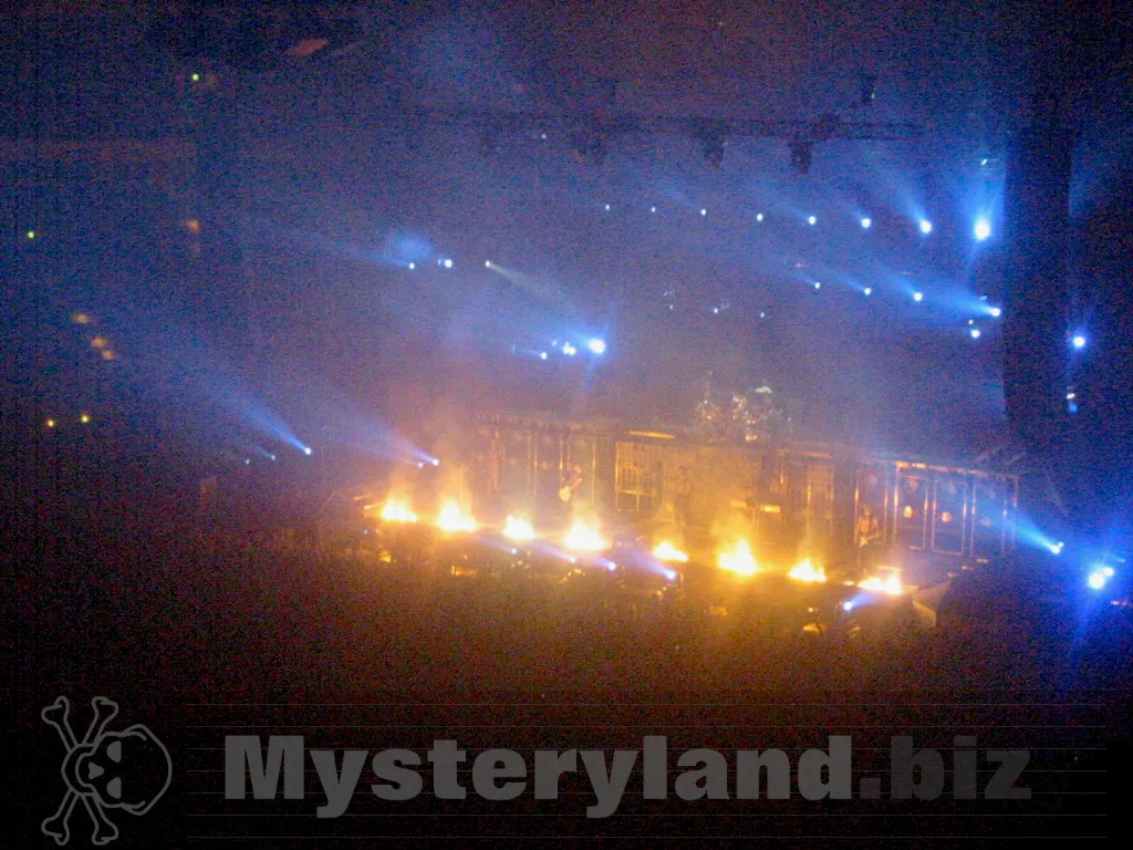 Rammstein mit Bühnenlicht in der Westfalenhalle Dortmund