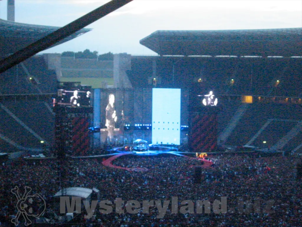 U2 live in Berlin am 7. Juli 2005