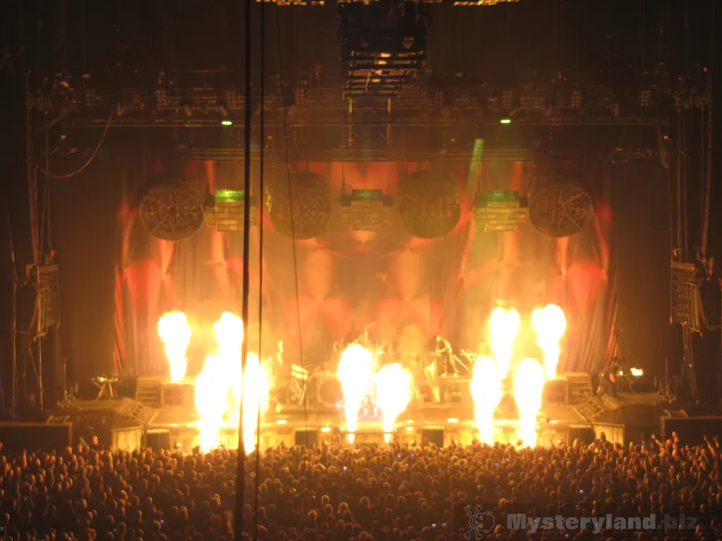 Rammstein auf der Bühne des ISS-Dome Düsseldorf