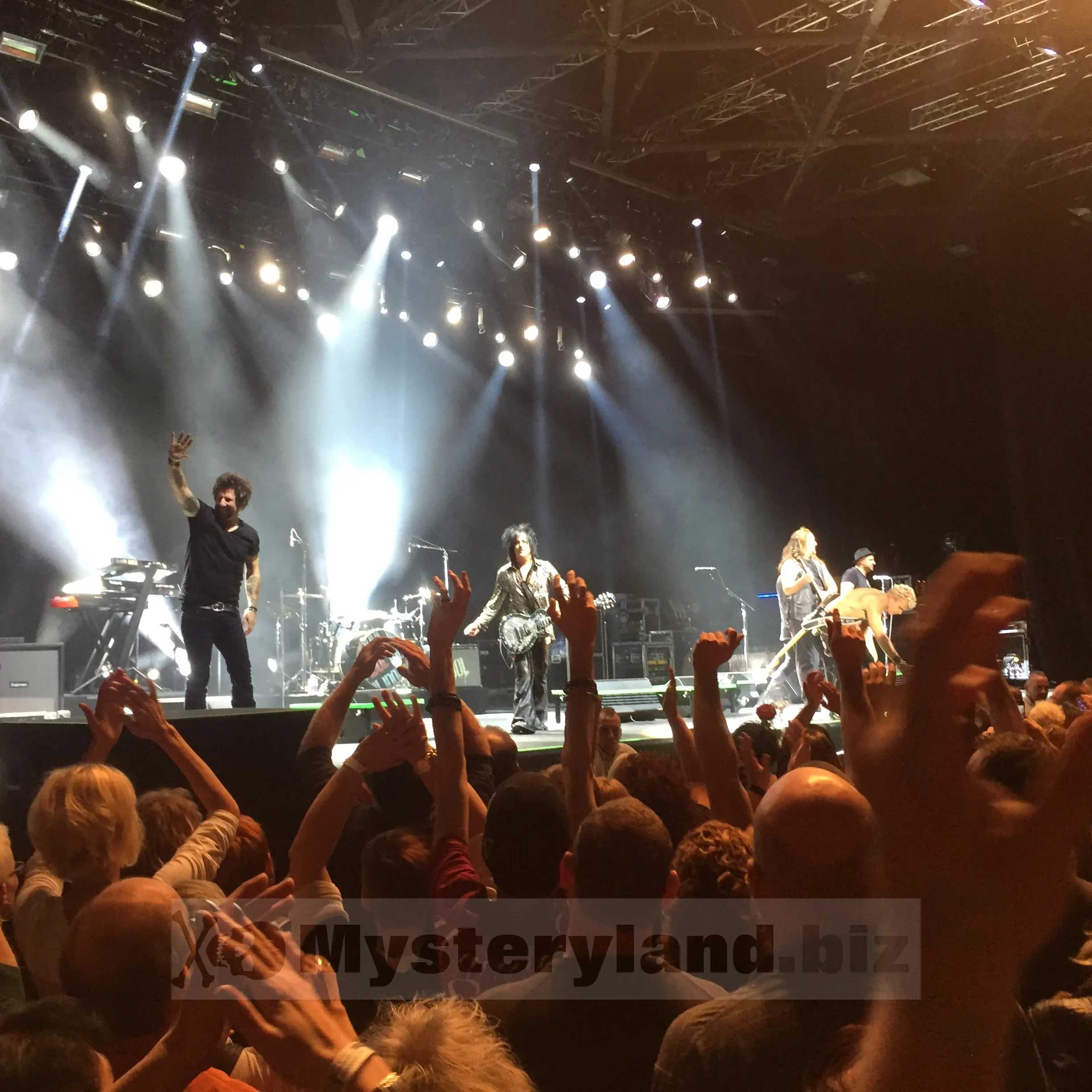 Billy Idol live am Ende des Konzerts